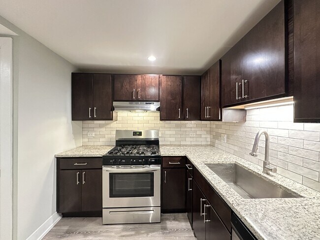 Photo - 1154 Maple Ave Unidad N-G