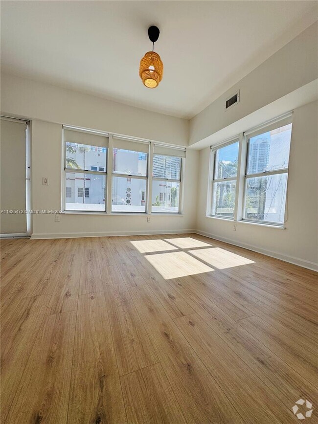 Building Photo - 227 1st St Unit 2 Rental