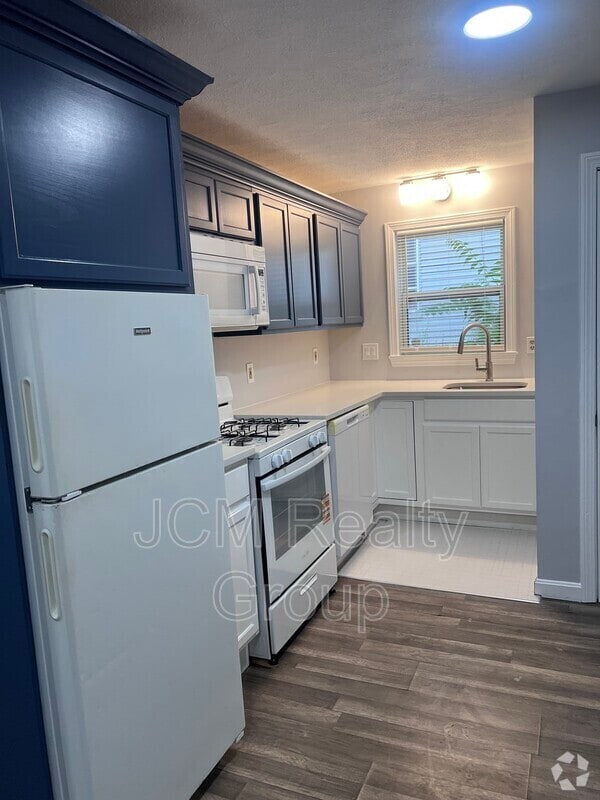 Building Photo - 135 Williams Ave Unit 1 / 1st Floor Rental