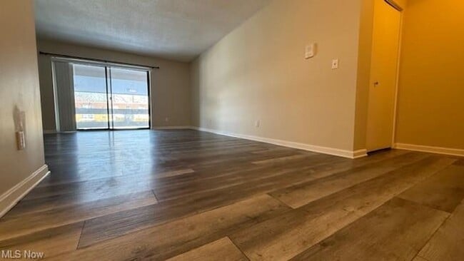 Photo - 1263 Lost Nation Rd