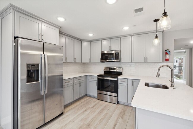 Photo - 2408 N Mascher St Unit 2