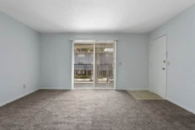 Photo - 8704 Wornall Rd