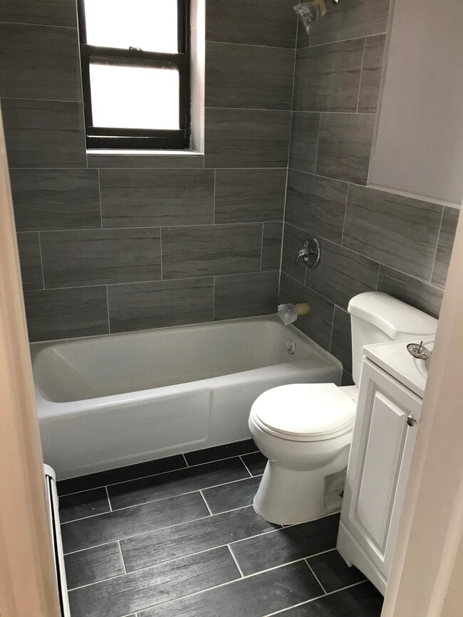 Photo - 420 W 7th St Unit 07