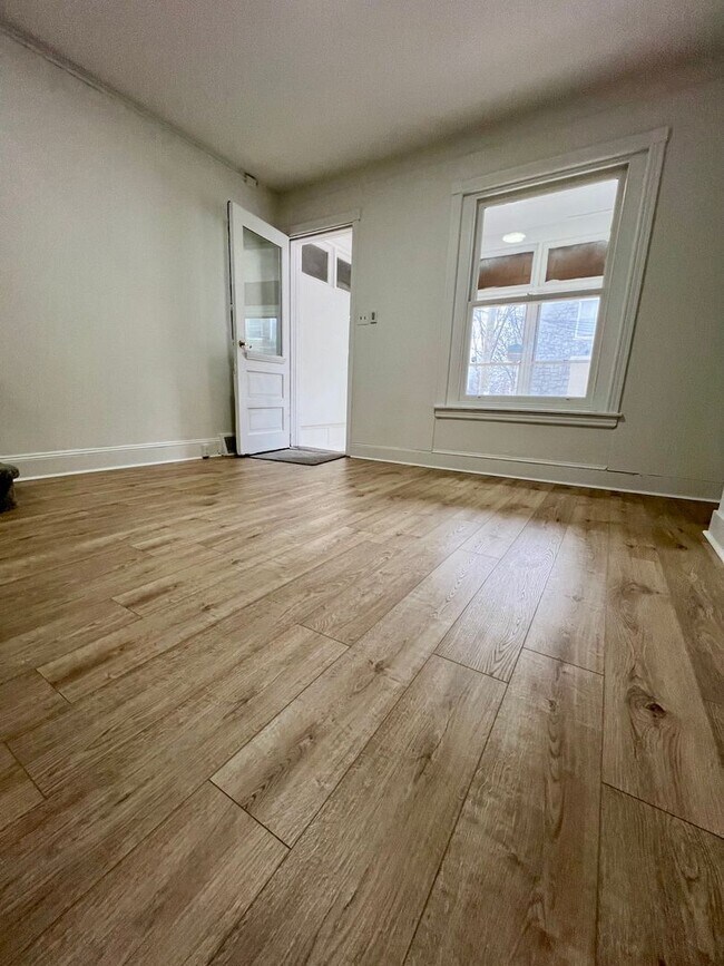 Photo - Newly Renovated 3-Bedroom Townhouse in Elmwood Park! Available mid-May! PHA VOUCHERS ACCEPTED!