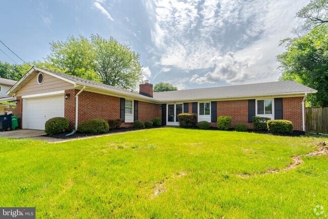 Building Photo - 7903 Esther Dr Rental