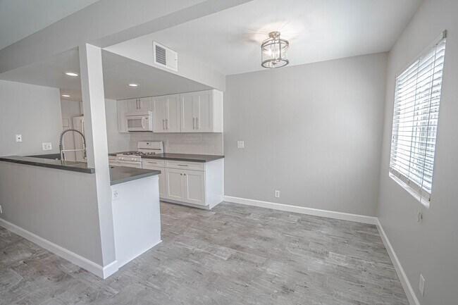 Photo - 2 Bedroom Bouquet Canyon Village Townhome ...