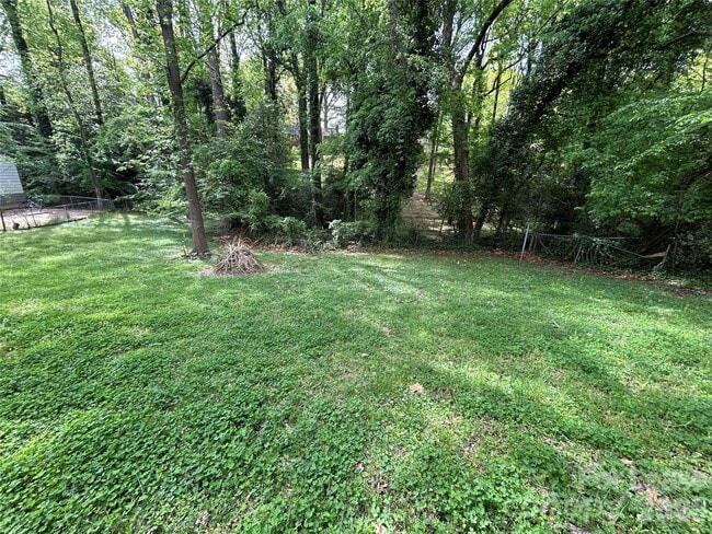 Photo - 1601 Burnley Rd