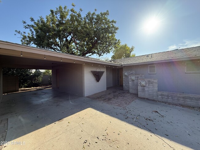 Photo - 2114 S La Rosa Dr