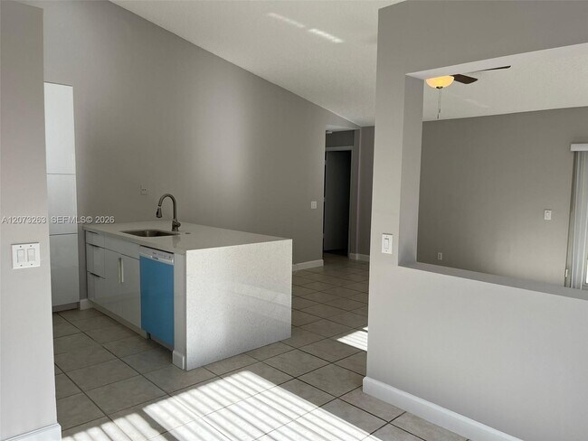 1542 Presidio Dr