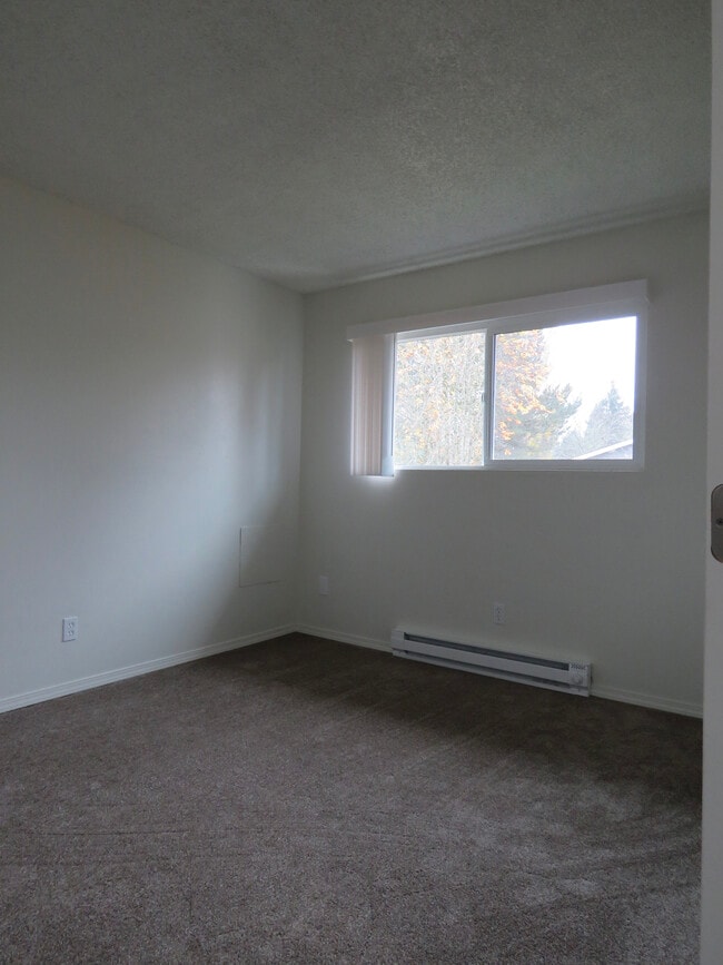 Photo - 17300 SW Merlo Rd