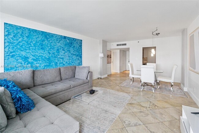 Building Photo - 100 Lincoln Rd Unit 1422