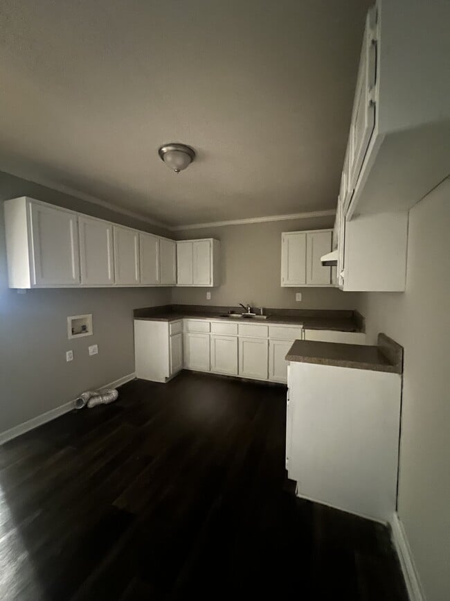 Photo - 963 Scott St