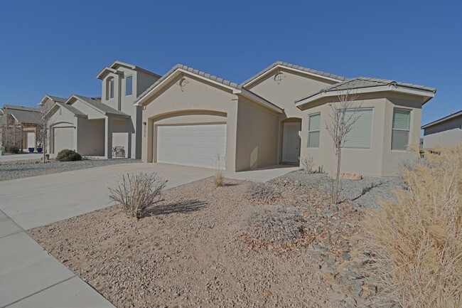 Great 3 Bedroom 2 Bath 2 Car Garage ! - Great 3 Bedroom 2 Bath 2 Car Garage ! Casa