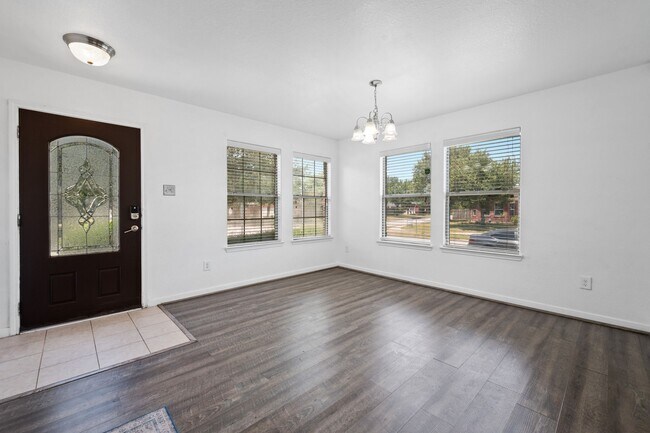 Photo - 4614 Pin Oak Creek Ln