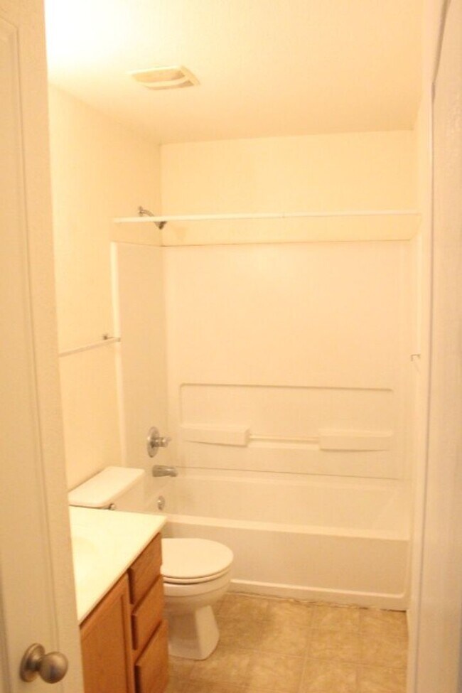 3/2.5 in Del Valle Rental For Rent in Del Valle, TX