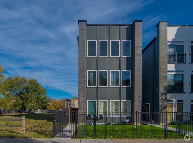 Building Photo - 5831 S Calumet Ave Rental