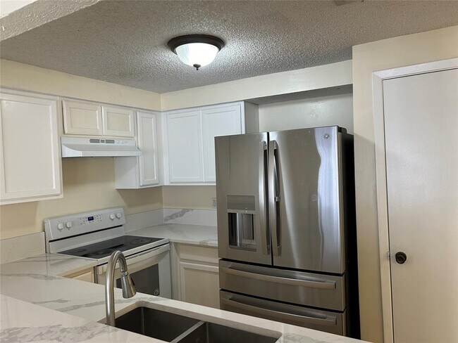 Photo - 12560 Newbrook Dr