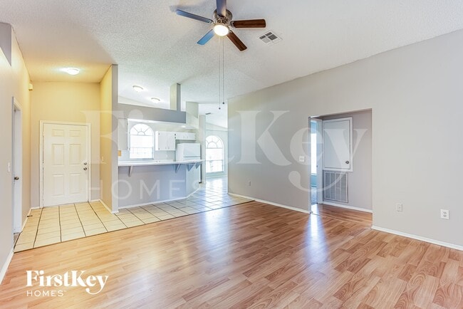 Photo - 468 Emerald Cove Loop