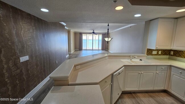 Photo - 480 Sail Ln Unit 302