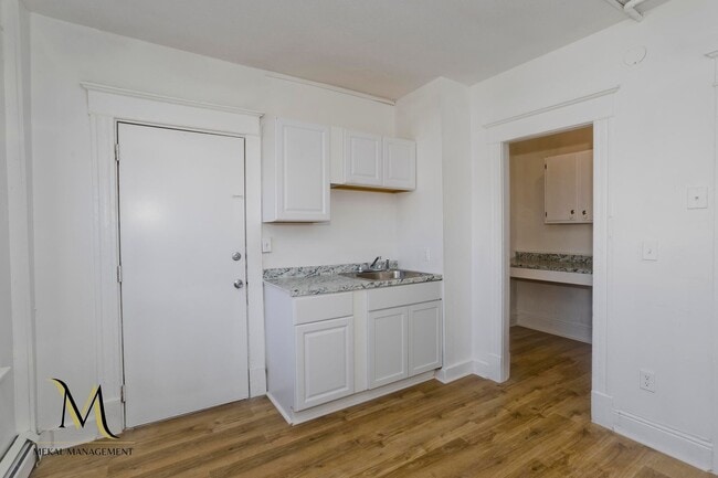 Building Photo - 528-532 Union Street Unit 528-1L