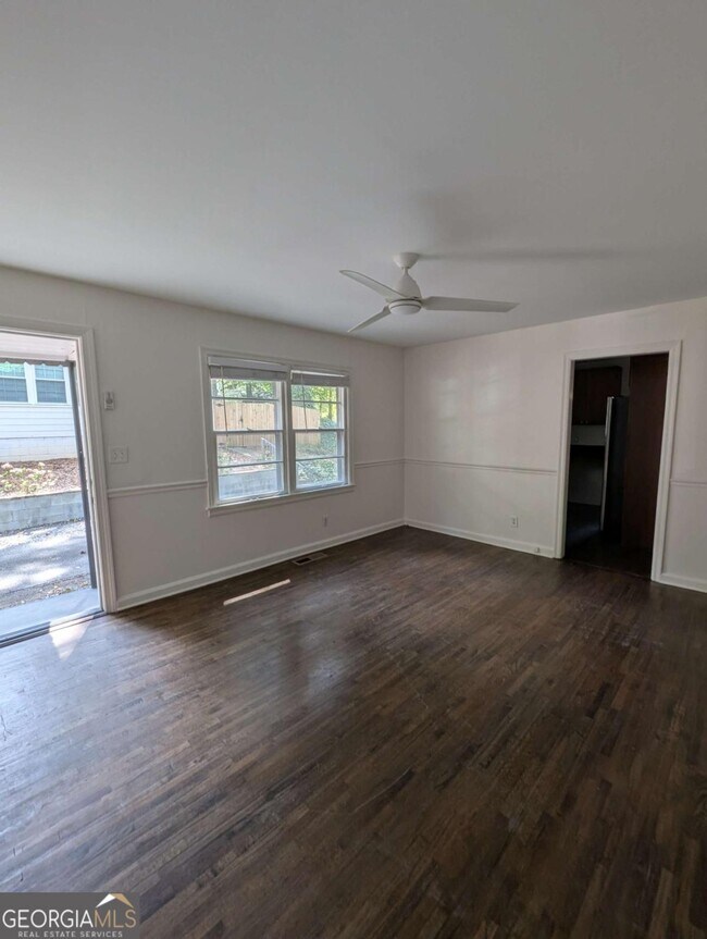 Photo - 2085 Northside Dr NW