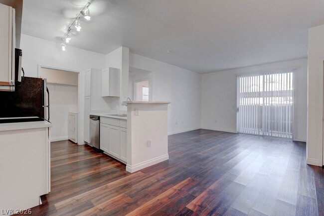 Photo - 231 W Horizon Ridge Pkwy Unit 917