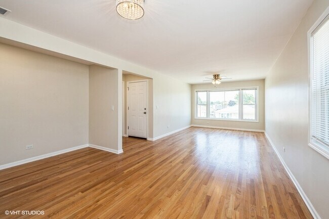 Photo - 8407 W Brodman Ave Unidad 1