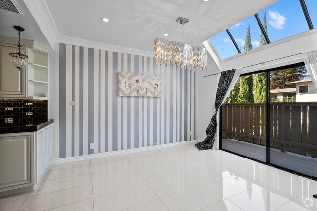 Building Photo - 1734 N Verdugo Rd Unit 7 Rental