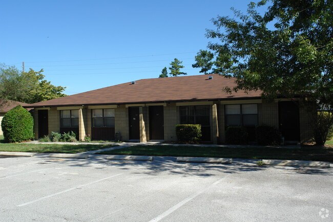 Pinewood Apartments II - Pinewood Apartments II