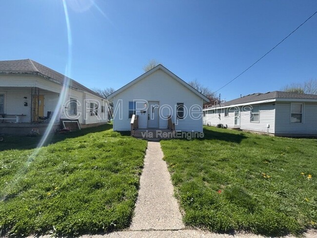 Building Photo - 1233 S Calumet St