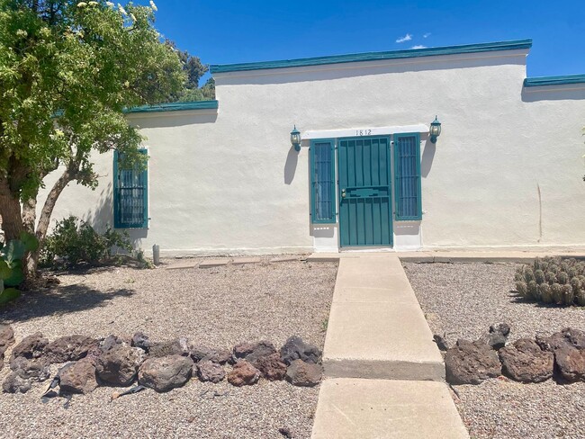 Photo - 1812 Pomona Dr House