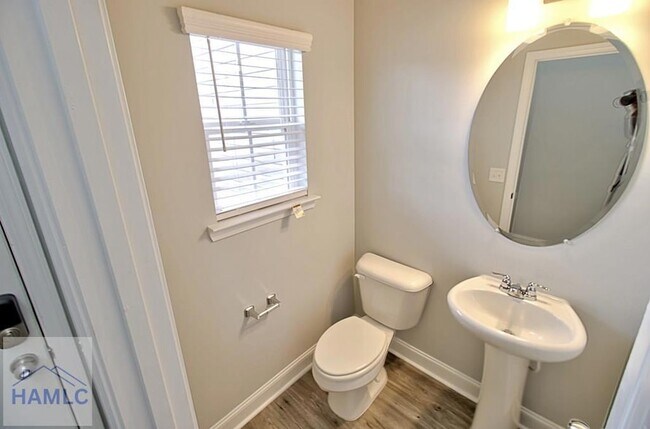 Photo - 546 Fairview Cir