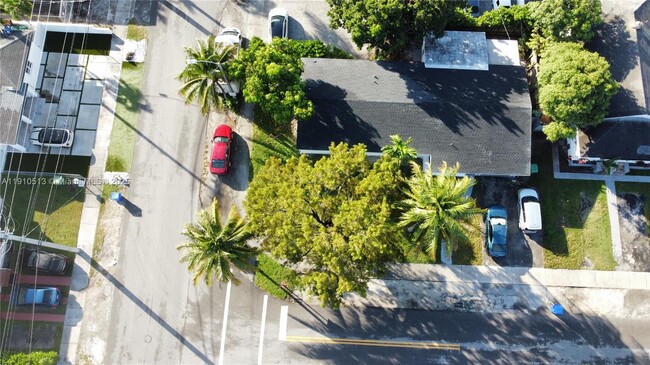 Photo - 4700 SW 7th St