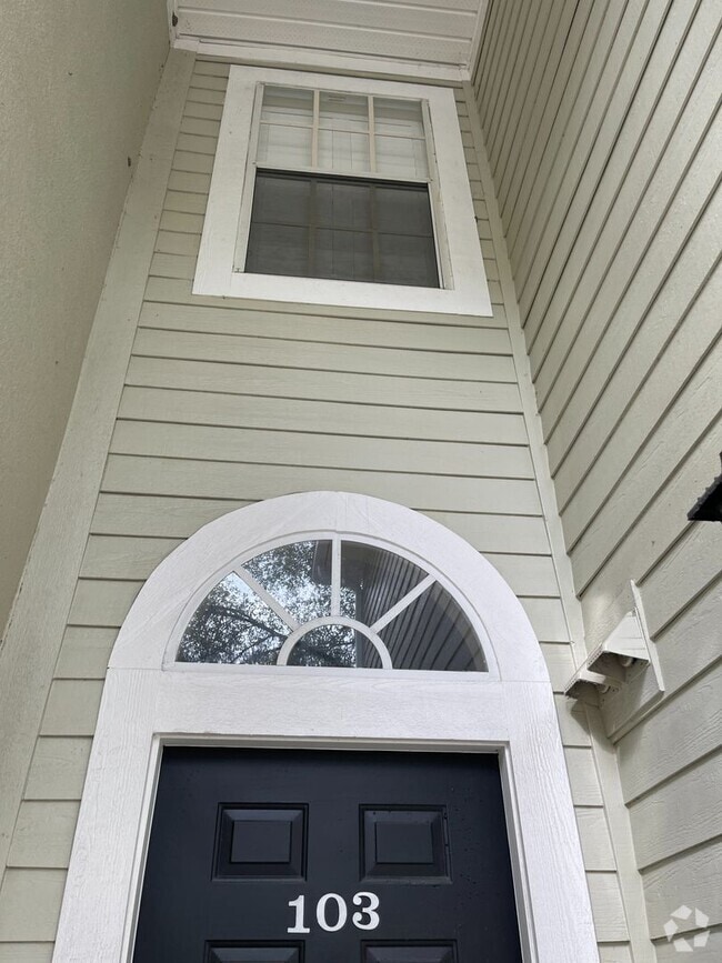 Building Photo - 1/1 in The Links in Haile Plantation! Rental