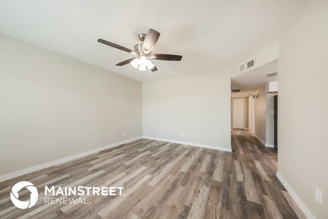 Photo - 318 W 18th Ave