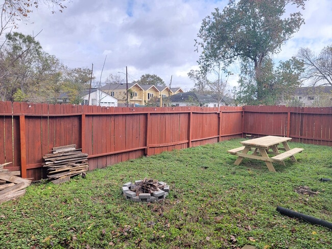 Photo - 3807 Lydia St