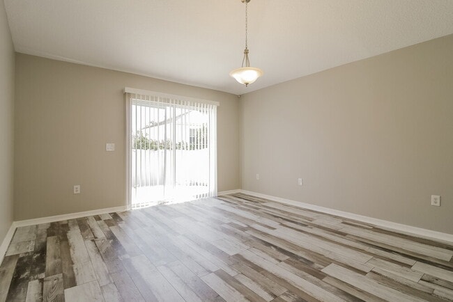 Photo - 2114 Nicollett Way