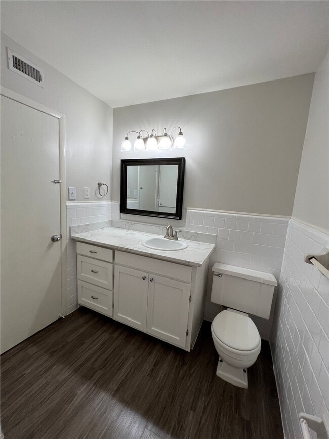 Photo - 500 Willow Dr Unit B2