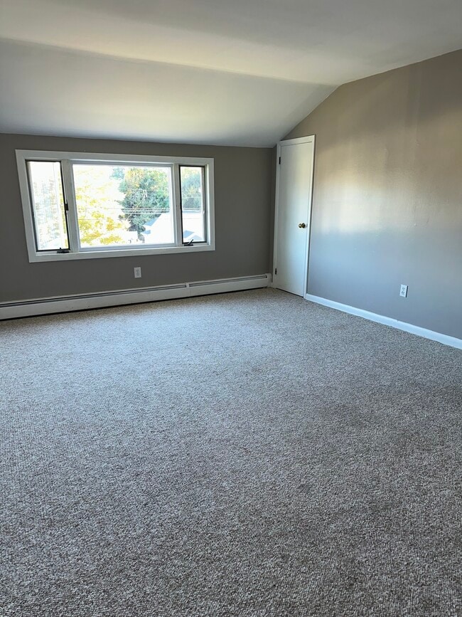 Photo - 466 Merritt St