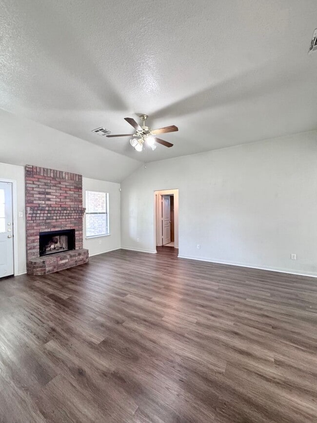 Photo - Inviting 3 Bedroom 2.25 Bath home in Hymesa Estates!