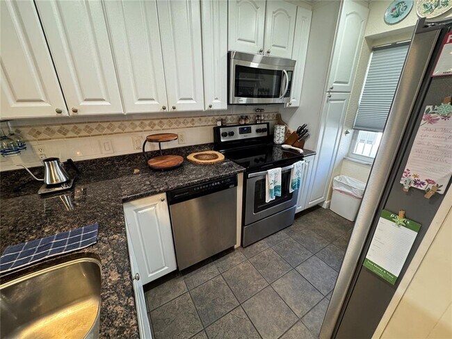 1400 Tarpon Center Dr Unit 206