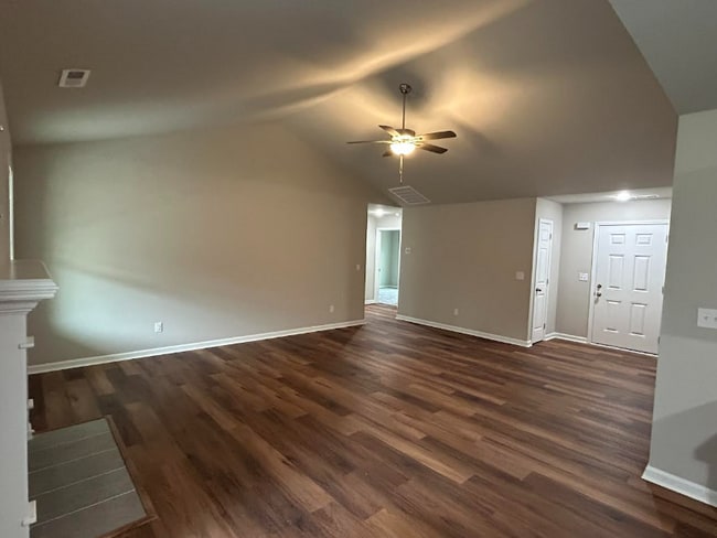 Photo - 401 Grand Oaks Dr