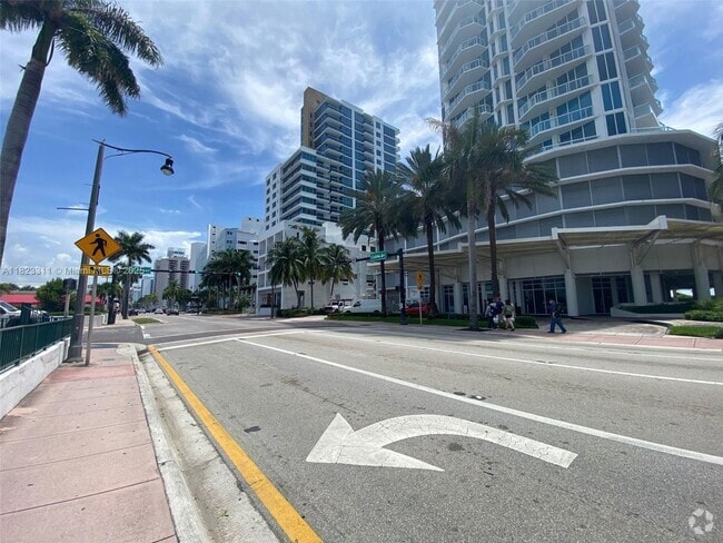 Building Photo - 6490 Collins Ave Unit 17 Rental