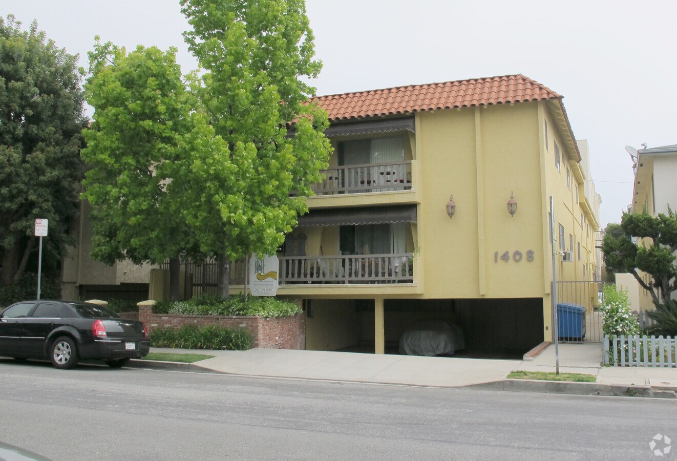 Primary Photo - 1408 Armacost Ave Apartments