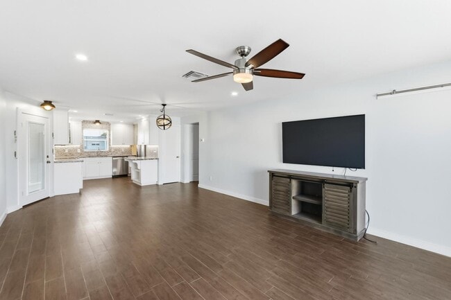 Photo - 109 Wettaw Ln Unit 203