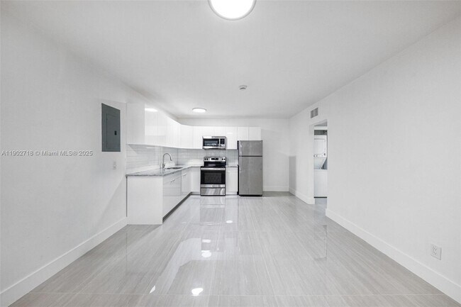 Photo - 1050 NE 129th St Unidad 2