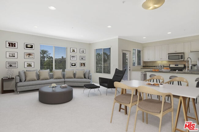 Building Photo - 6020 S Seabluff Dr Unit 303