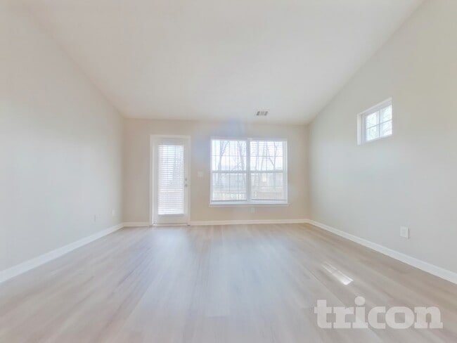 Photo - 501 Arrowhead Dr