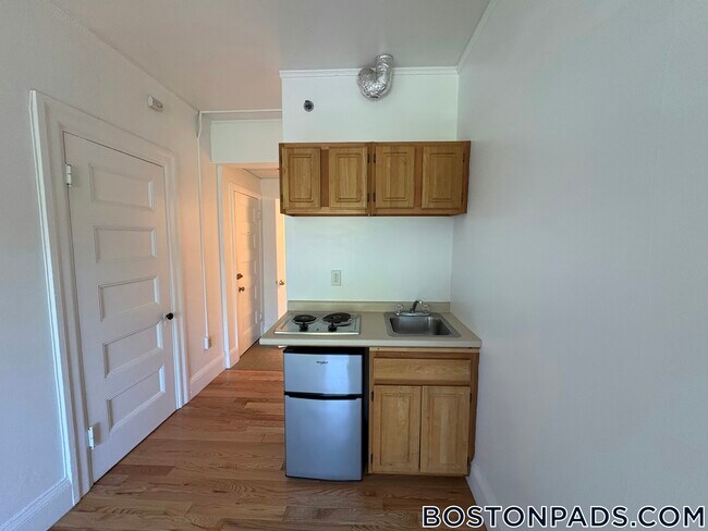 Photo - 1061 Beacon St Unit 6