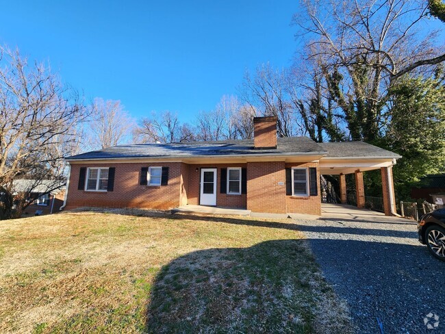 Building Photo - 3 Bedroom with Carport - Madison Heights Rental